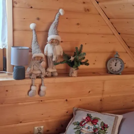 W Pewelce Деревянный коттедж *